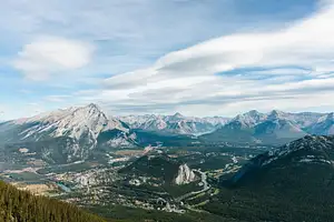 Banff National Park & Johnston Canyon Guided Walking Tour from Calgary