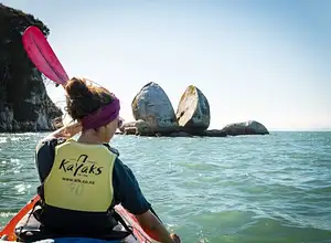 Split Apple Rock Guided Kayak | Half Day Tour